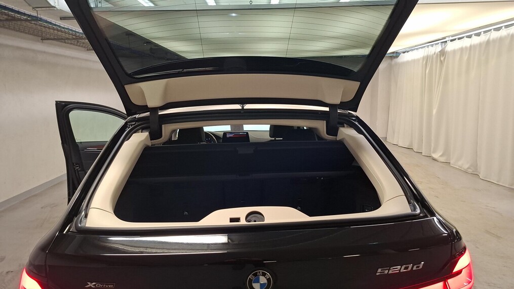 BMW Serii 5, 520