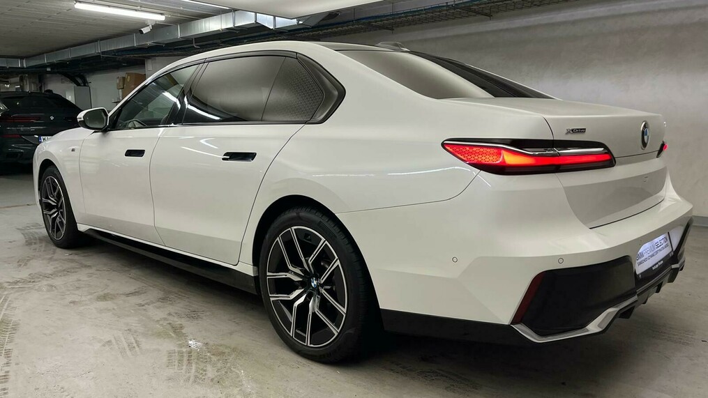 BMW Serii 7, 740