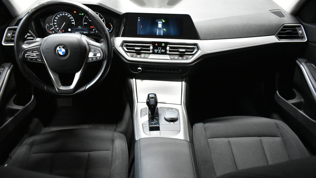 BMW Serii 3, 320