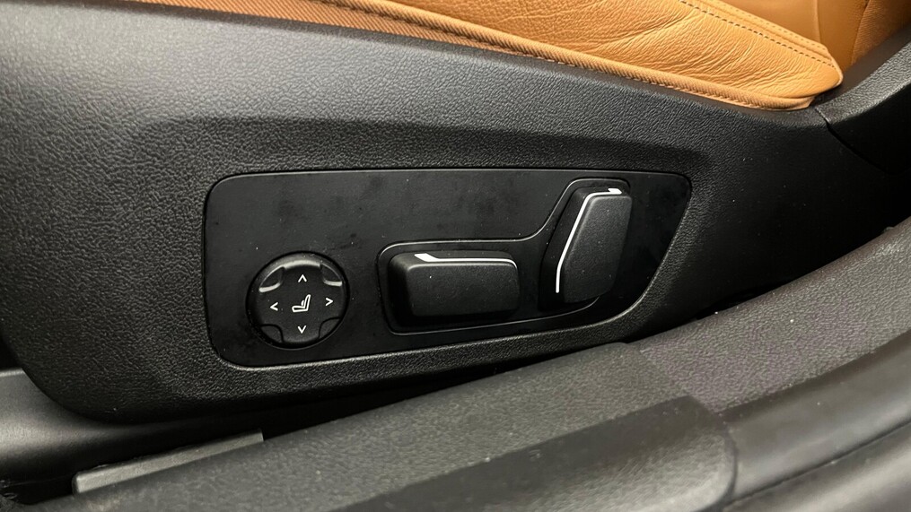 BMW Serii 3, 320