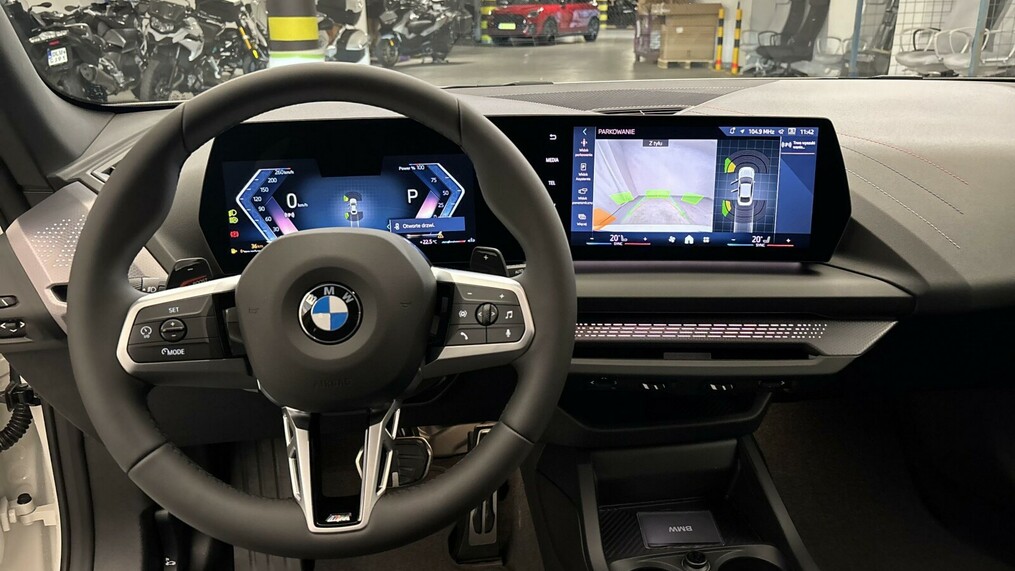 BMW Seria 2, 218