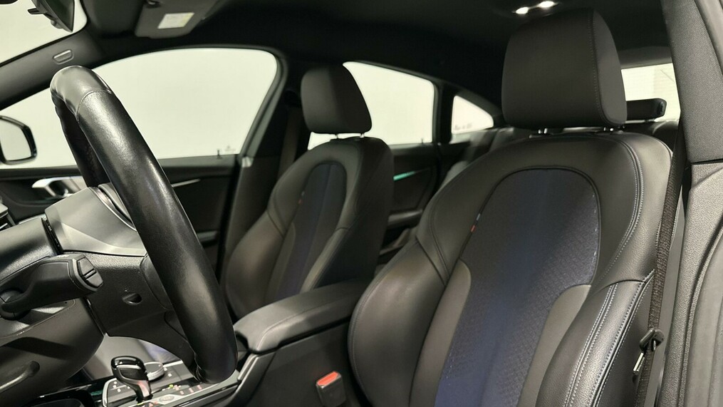 BMW Seria 2 218