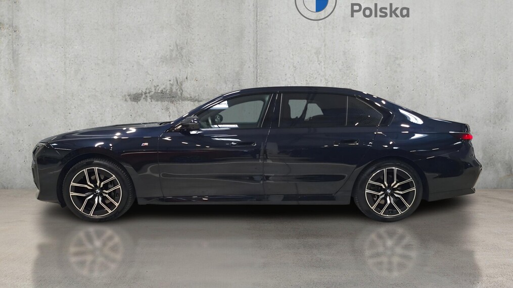 BMW Serii 7, 740
