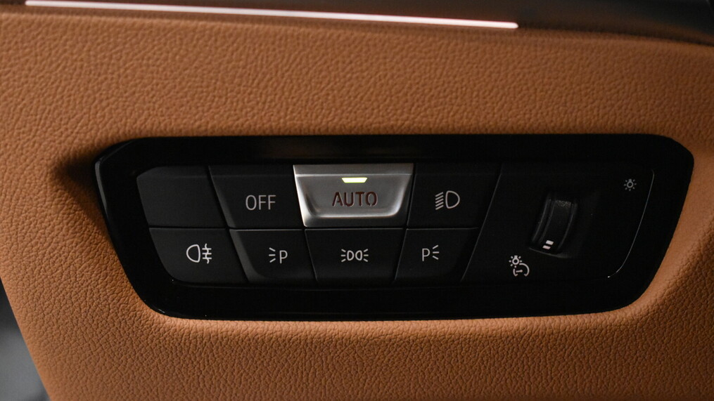 BMW Serii 3, 320