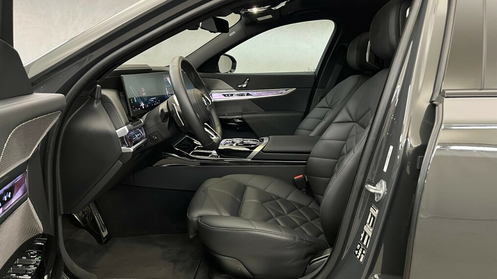 BMW Serii 7, 740