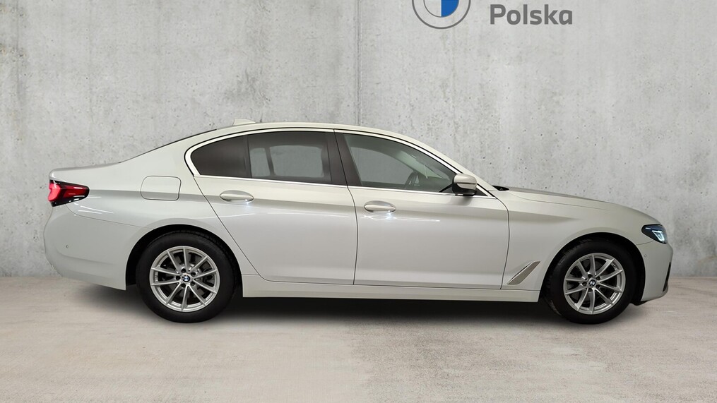 BMW Serii 5, 518