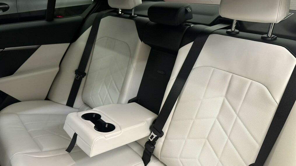BMW Serii 5, 520