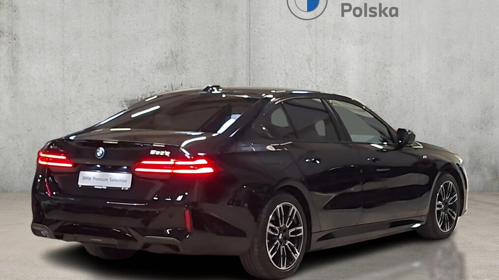 BMW Serii 5, 550