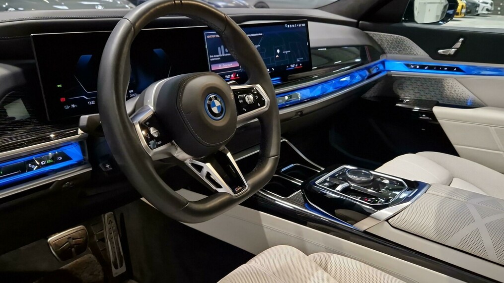 BMW Seria 7 i7