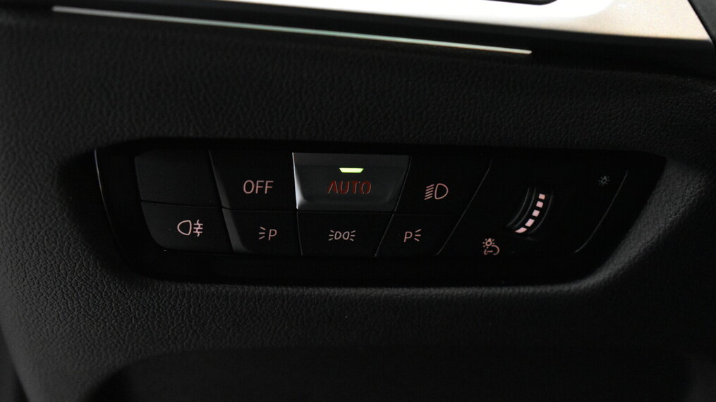 BMW Serii 3, 320