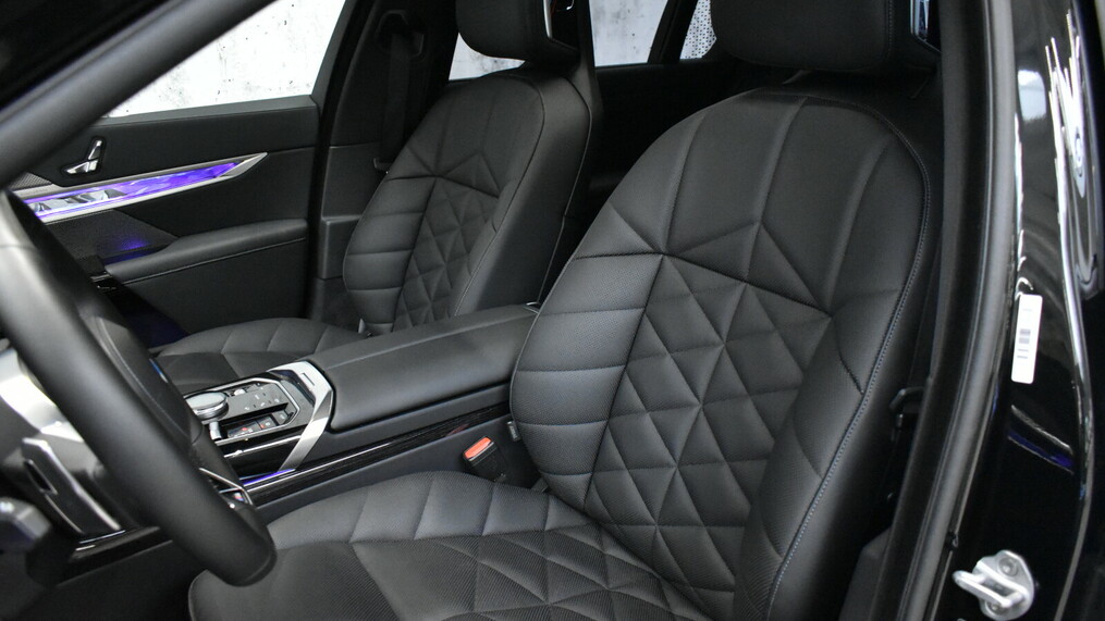BMW Serii 7, 740
