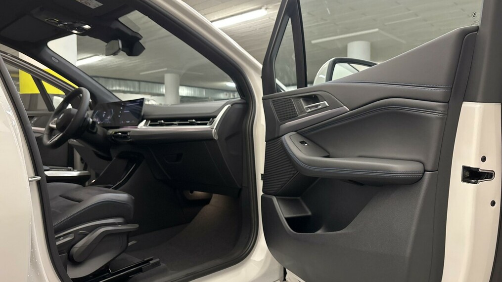 BMW Seria 2, 218