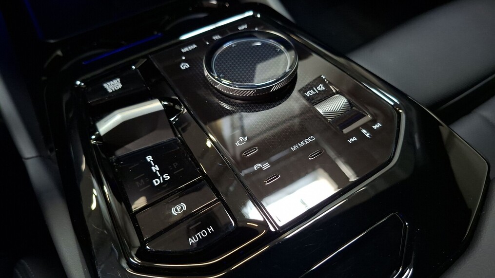 BMW Serii 5, 520