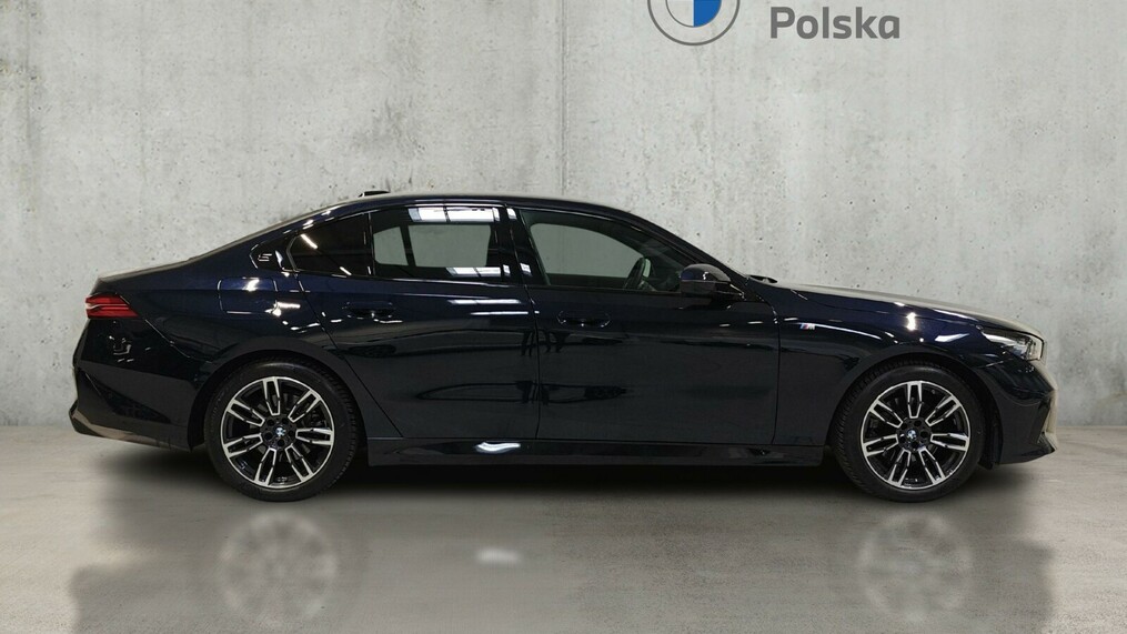 BMW Serii 5, 520