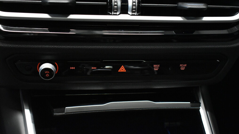 BMW Serii 3, 320