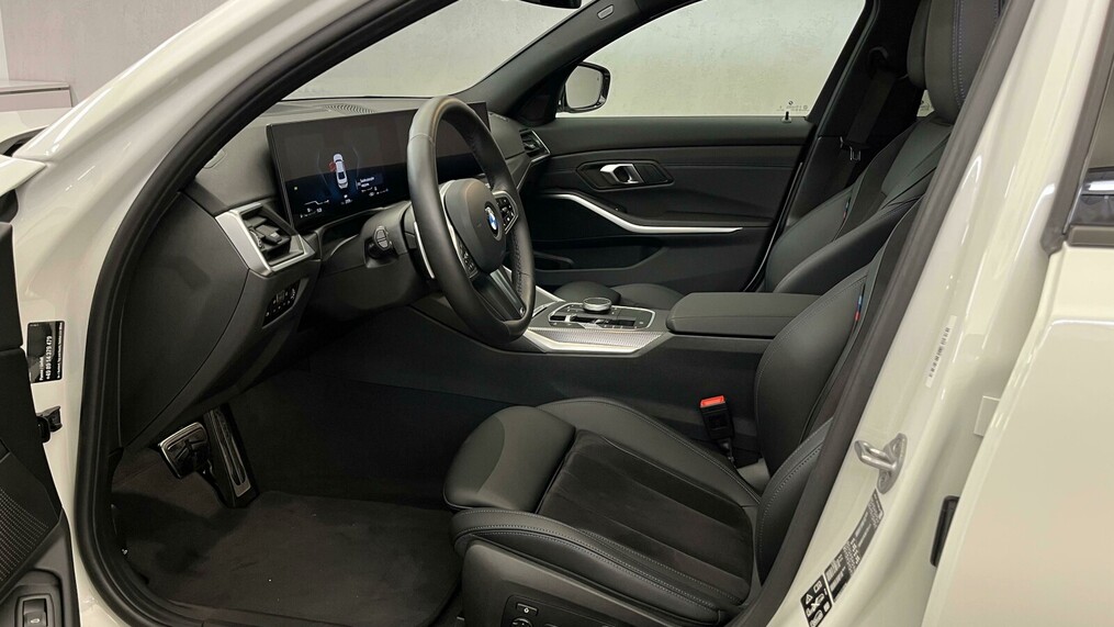 BMW Serii 3, 320