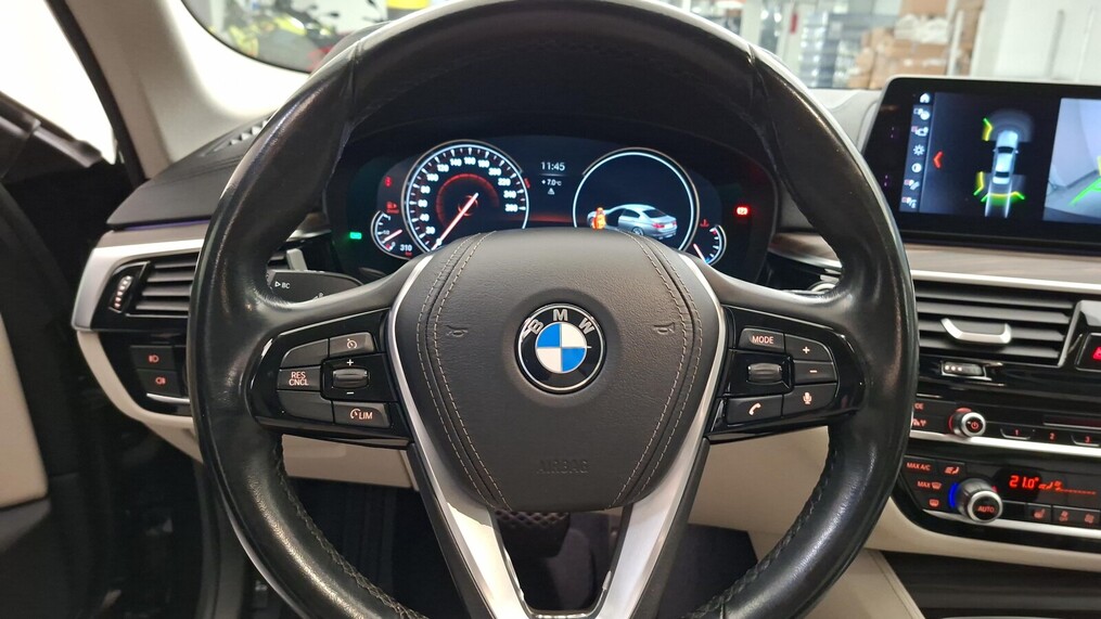 BMW Serii 5, 520