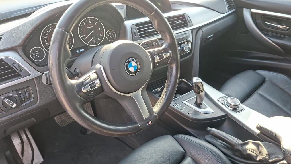 BMW Serii 3, 320