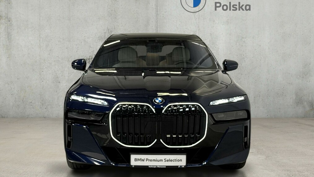 BMW Seria 7, 740