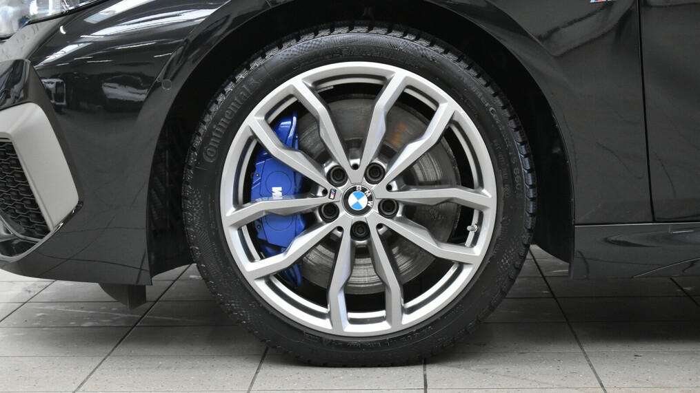 BMW Seria 2, 235