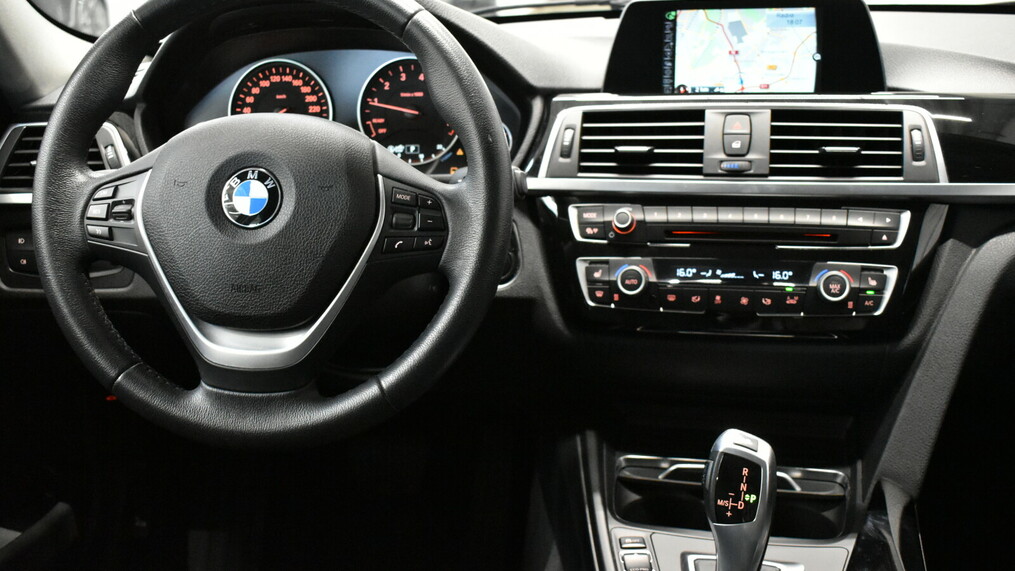 BMW Seria 3 318