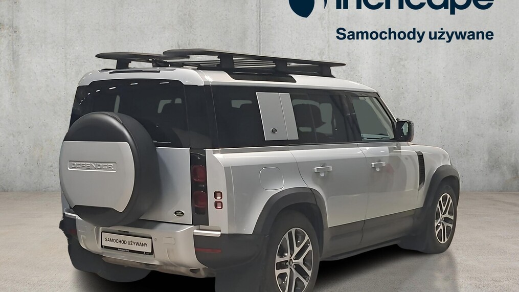 Land Rover Defender 110