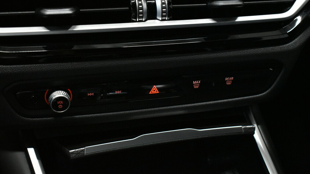 BMW Serii 3, 320