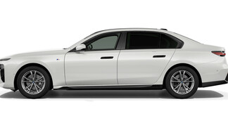 BMW Seria 7, 740