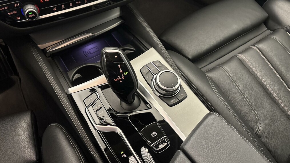 BMW Serii 5, 530