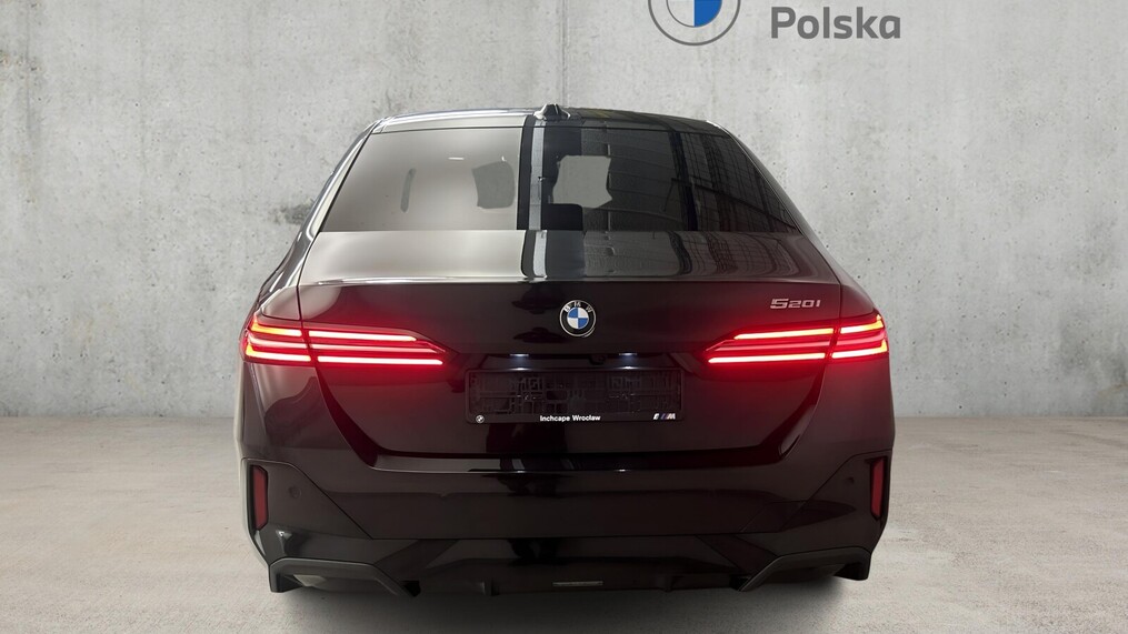 BMW Serii 5, 520