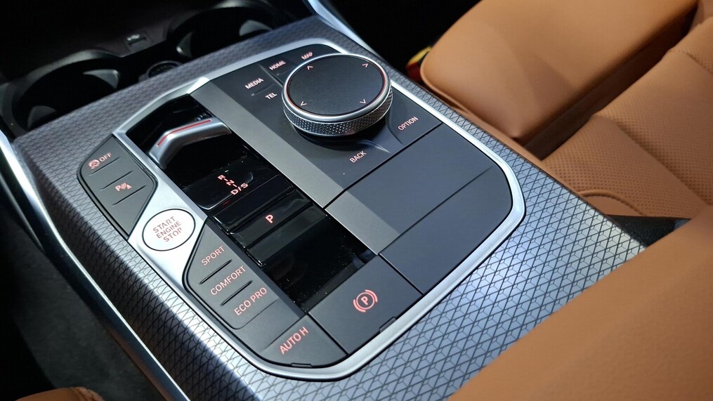 BMW Serii 3, 320