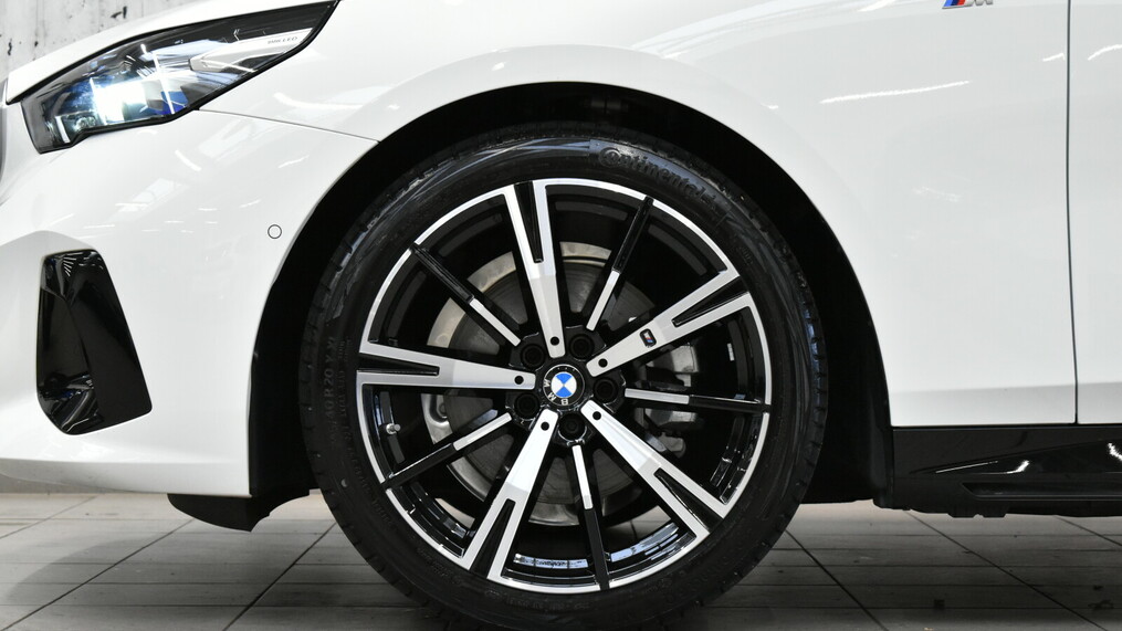 BMW Serii 5, 520