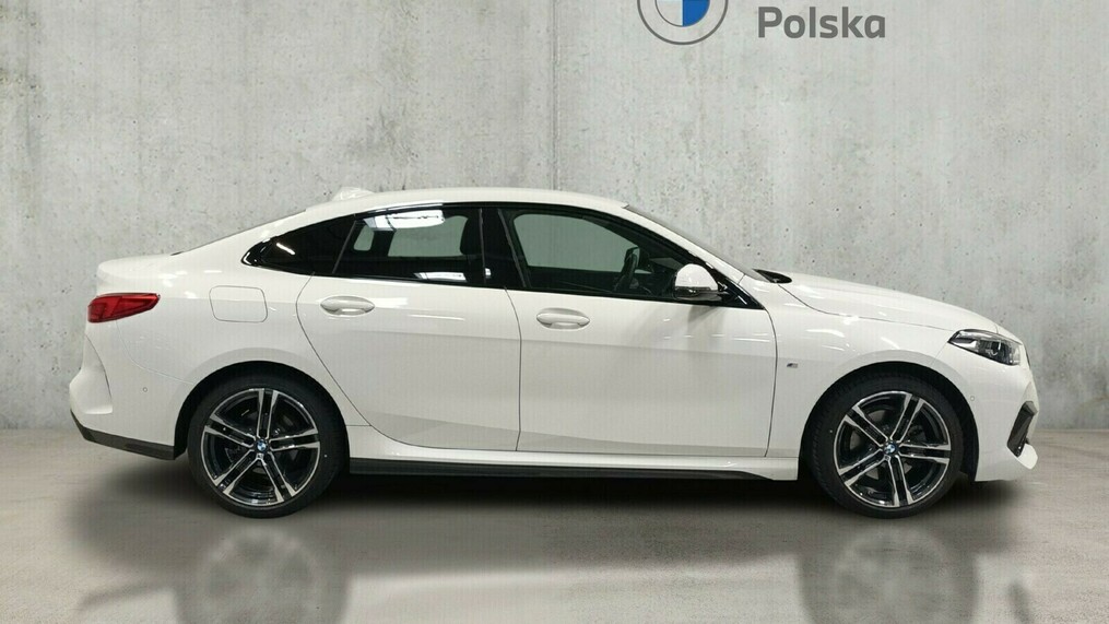 BMW Serii 2, 218
