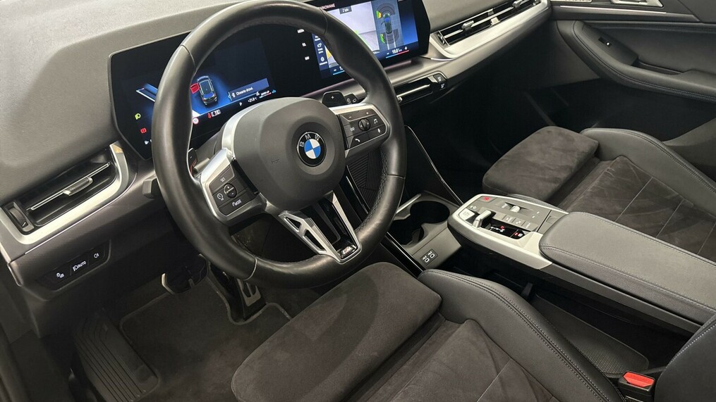 BMW Serii 2, 218