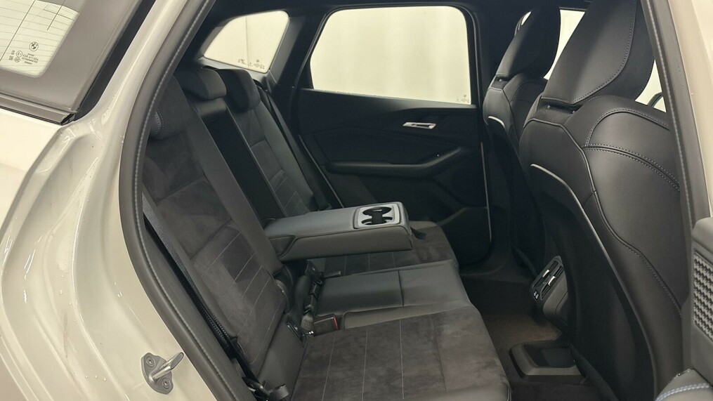 BMW Serii 2, 218