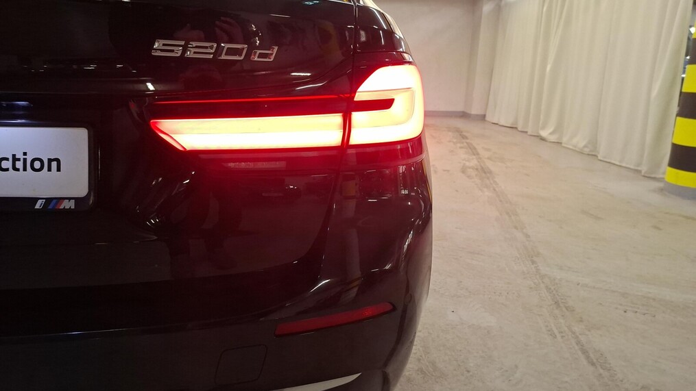 BMW Serii 5, 520