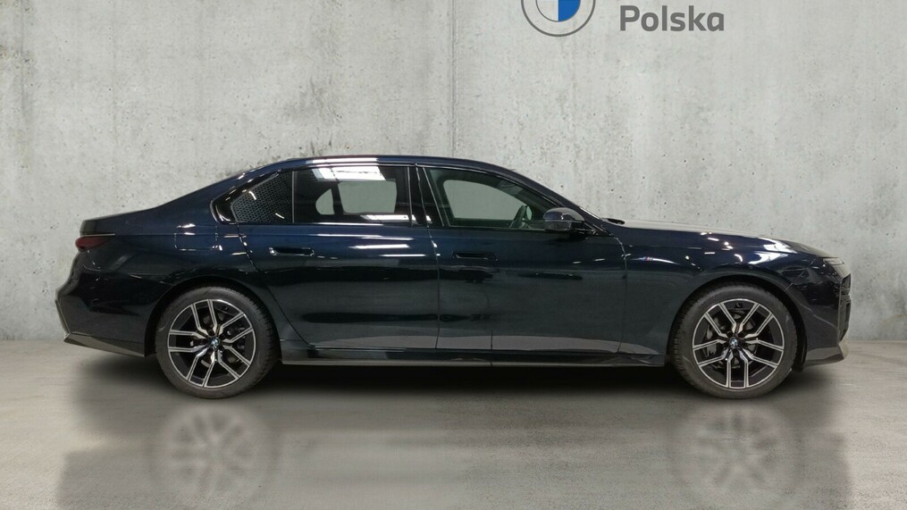 BMW Serii 7, 740