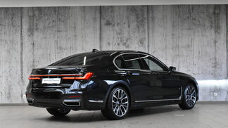 BMW Serii 7, 740