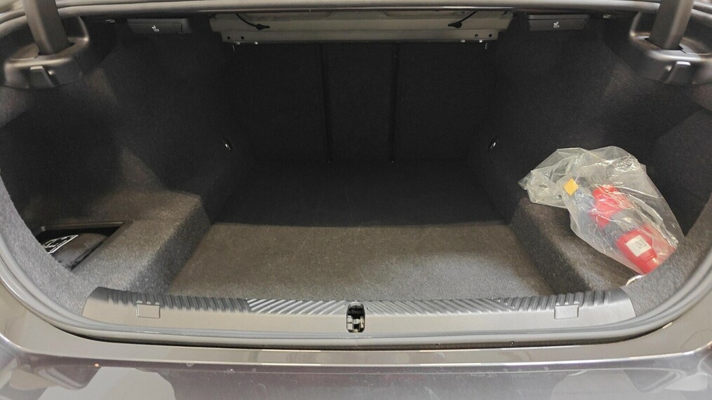 BMW Serii 5, 520