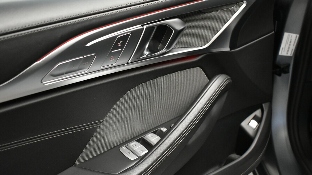 BMW Seria 8 840
