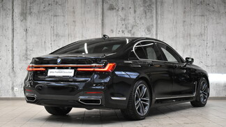 BMW Serii 7, 740