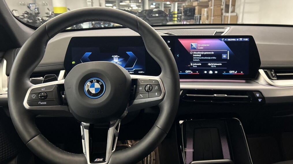 BMW iX1