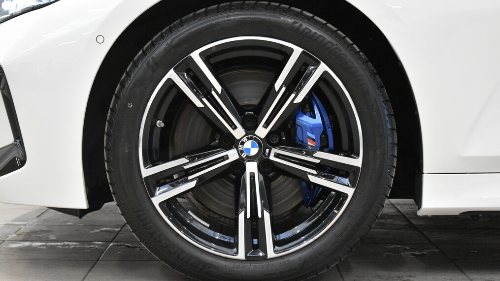 BMW Serii 3, 320