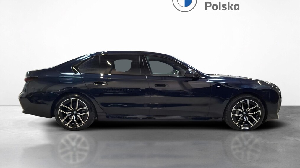 BMW Serii 7, 740
