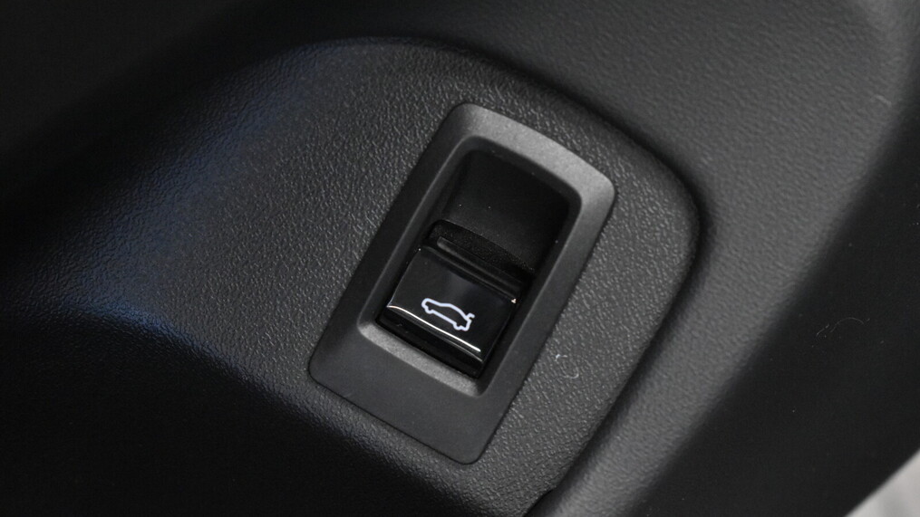 BMW Serii 5, 520