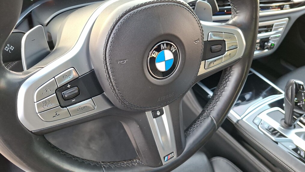 BMW Serii 7, 750