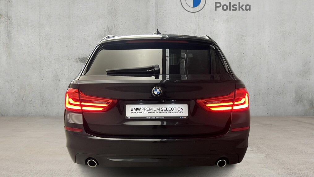 BMW Serii 5, 520