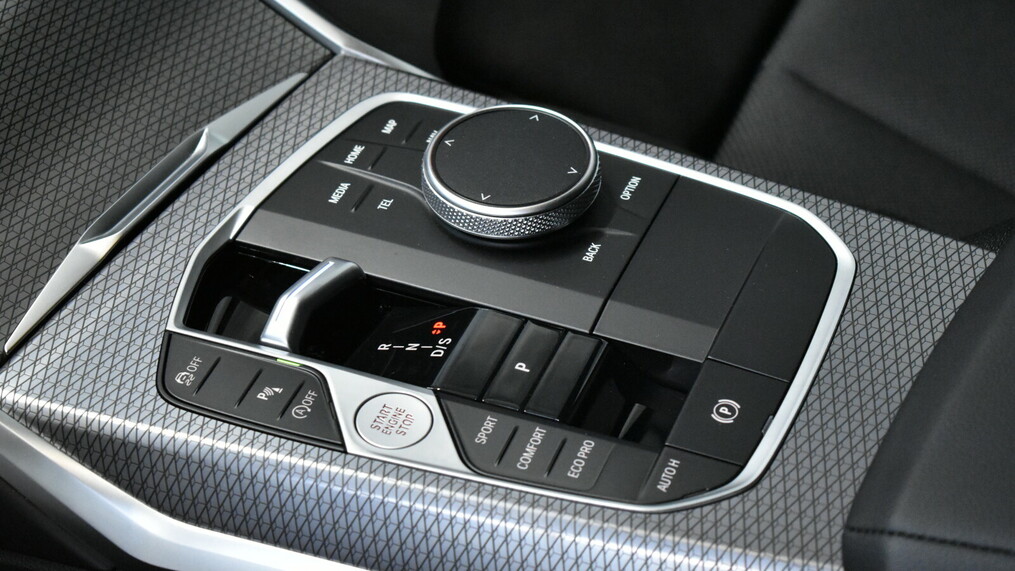 BMW Seria 3, 320