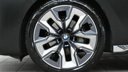 BMW Serii 7, 740