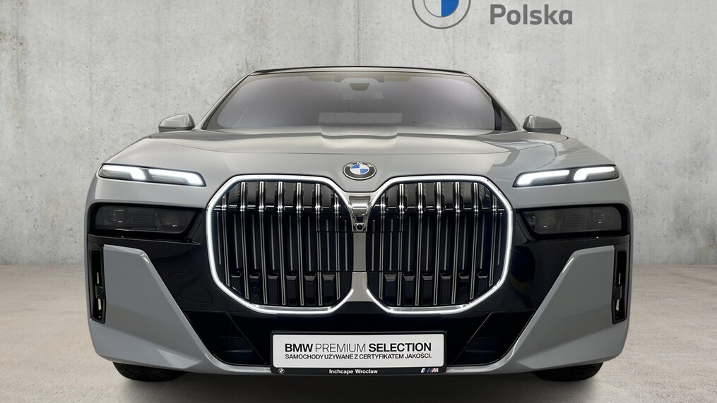 BMW Serii 7, 740